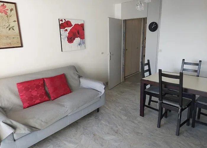 2 Pieces Avec Balcon Et Parking, A 250m De La - Fr-1-716-3