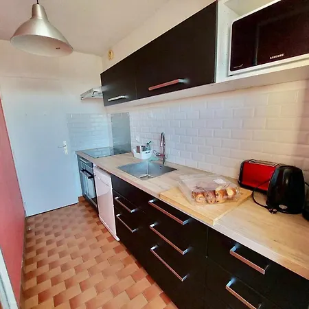 Beau T2 Au Port De Motte Avec Parking Prive - Fr-1-716-3 Apartment *