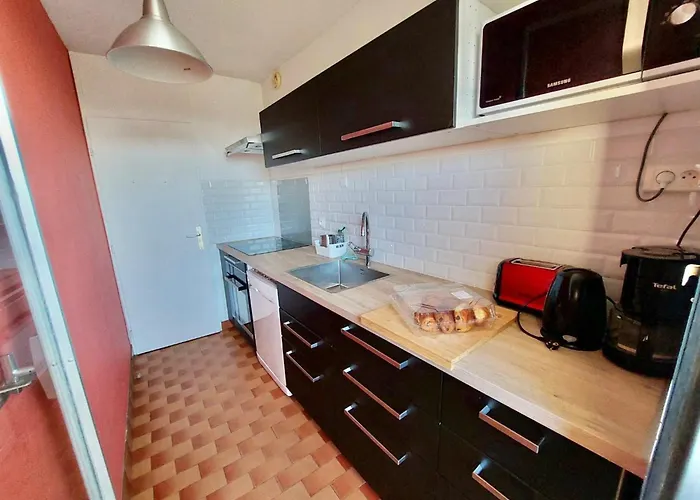 2 Pieces Avec Balcon Et Parking, A 250m De La - Fr-1-716-3 Apartmán *